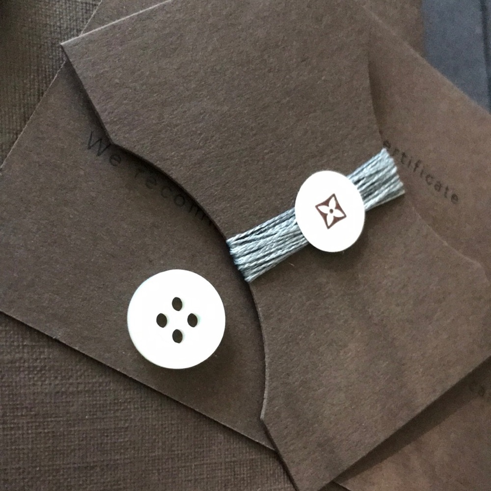 Louis Vuitton Button